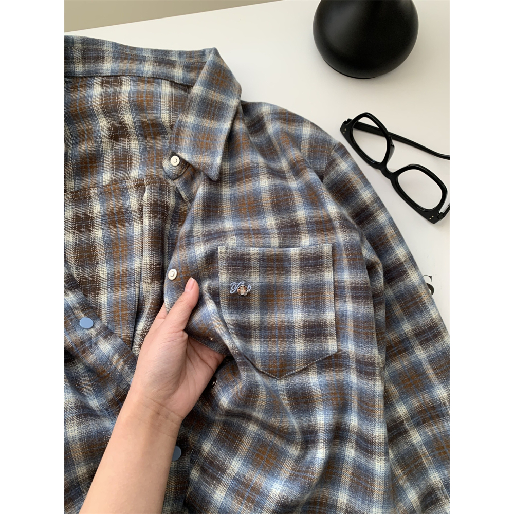 復古中長款藍咖格子外穿口袋刺繡襯衫-細節圖8
