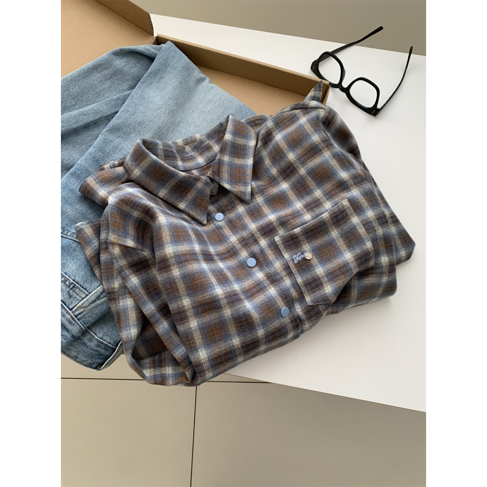 復古中長款藍咖格子外穿口袋刺繡襯衫-細節圖10