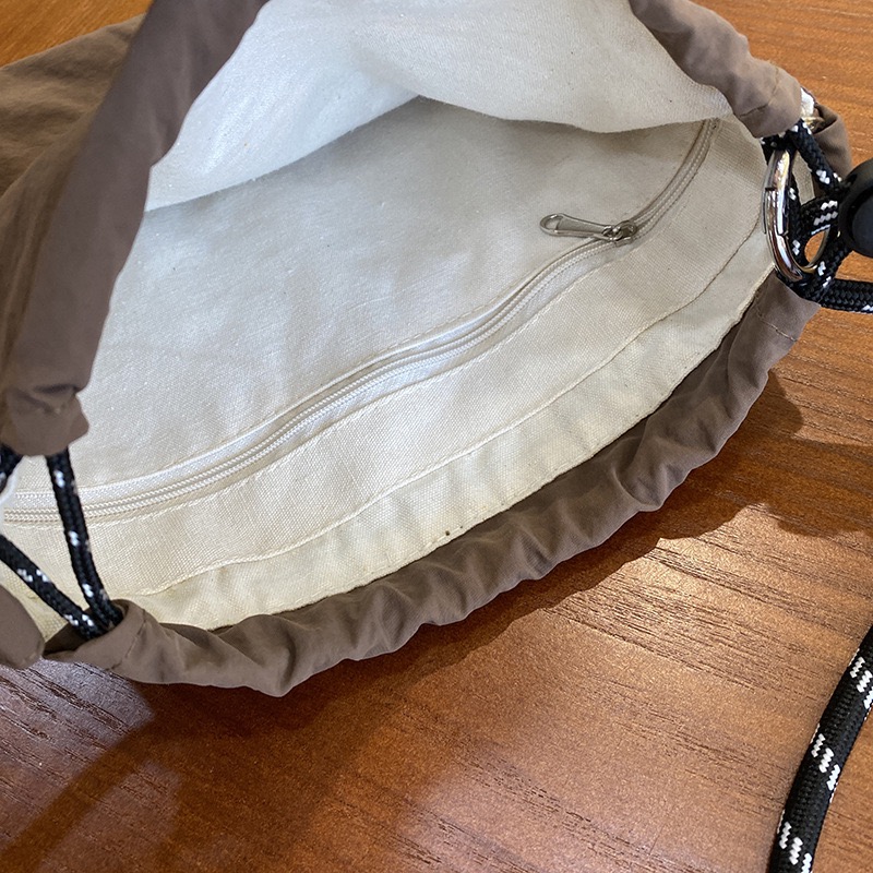 🍦韓版ins慵懶風 束口斜背包-細節圖3