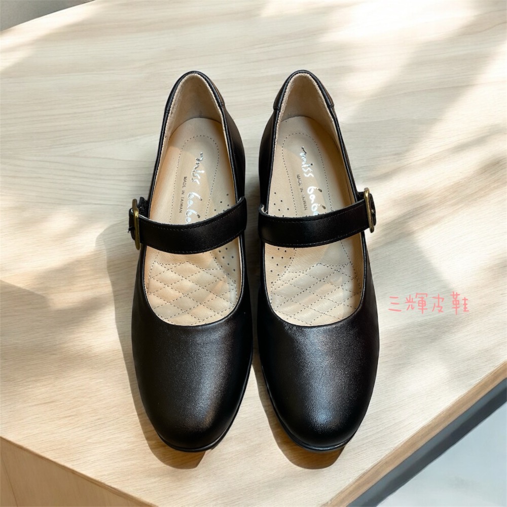 三輝皮鞋台灣製全真皮 不斷裂氧化大底 護趾海綿 羊皮圓頭魔鬼氈瑪莉珍素面雕花粗跟高跟鞋 窩心系列減壓寬楦中跟鞋mit-細節圖3