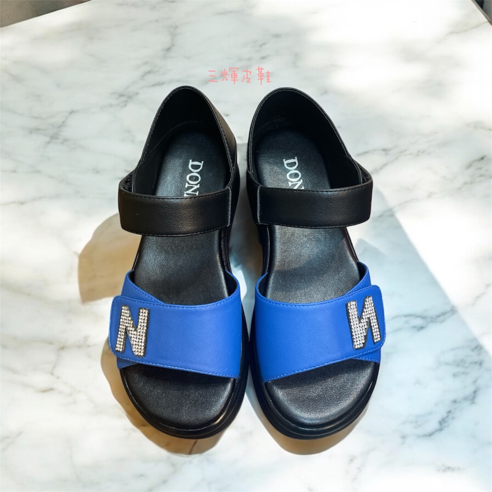 三輝皮鞋韓國專櫃商品全真皮 牛皮魔鬼氈可調整水鑽字母雙寬帶平底涼鞋 正韓製厚底防水台涼拖鞋寬楦拇指外翻肉肉腳高台乳膠墊現-細節圖3