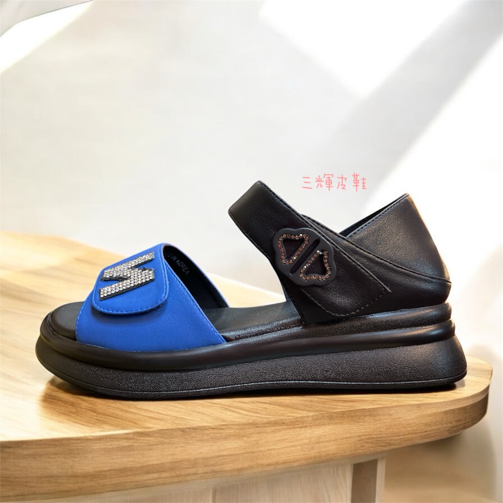 三輝皮鞋韓國專櫃商品全真皮 牛皮魔鬼氈可調整水鑽字母雙寬帶平底涼鞋 正韓製厚底防水台涼拖鞋寬楦拇指外翻肉肉腳高台乳膠墊現-細節圖4