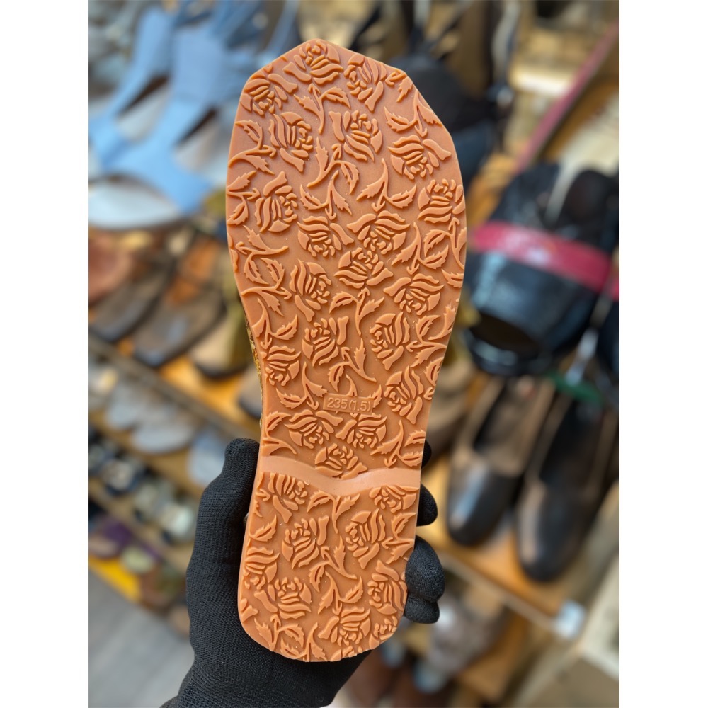 三輝皮鞋全真皮 牛皮荷葉邊Q彈軟底平底拖鞋 蛋糕裙乳膠鞋墊防滑生膠底牛筋底沙灘涼拖一字拖 現貨 韓國日系連線可愛氣質千金-細節圖6