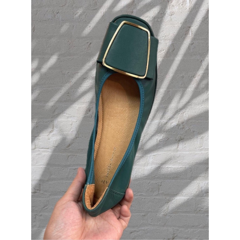 三輝皮鞋台灣製全真皮 超柔軟羊皮金屬方釦方頭平底鞋 娃娃鞋 寬楦拇指外翻輕便鞋懶人鞋一腳蹬，綠色/黑色 現貨MIT-細節圖7