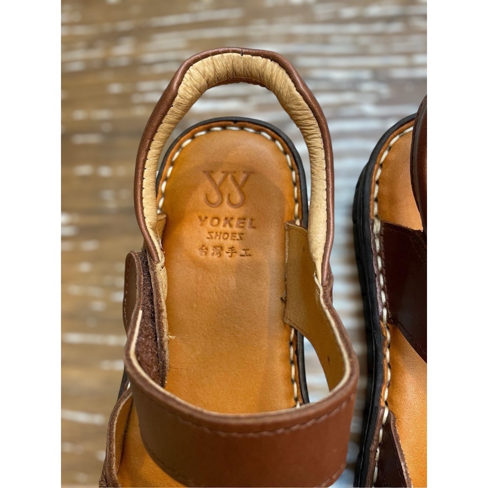 三輝皮鞋台灣製全真皮 女牛皮可調整魔鬼氈鞋底縫製平底涼鞋 老師傅手工鞋 乳膠鞋墊鞋底縫線交叉鞋面 寬楦拇指外翻 現貨加預-細節圖6