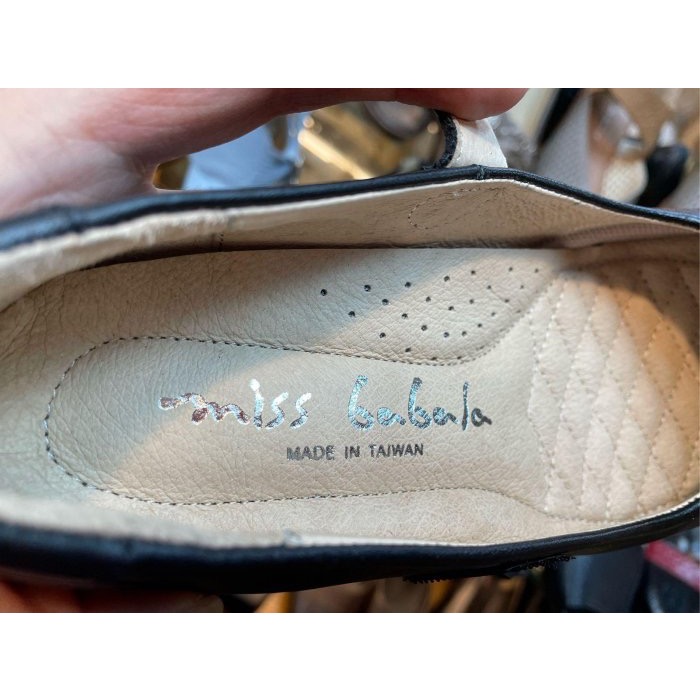 三輝皮鞋台灣製全真皮 護趾海綿 羊皮圓頭魔鬼氈瑪莉珍雕花粗跟高跟鞋 不斷裂氧化大底窩心系列 芯太軟減壓寬楦MIT-細節圖9