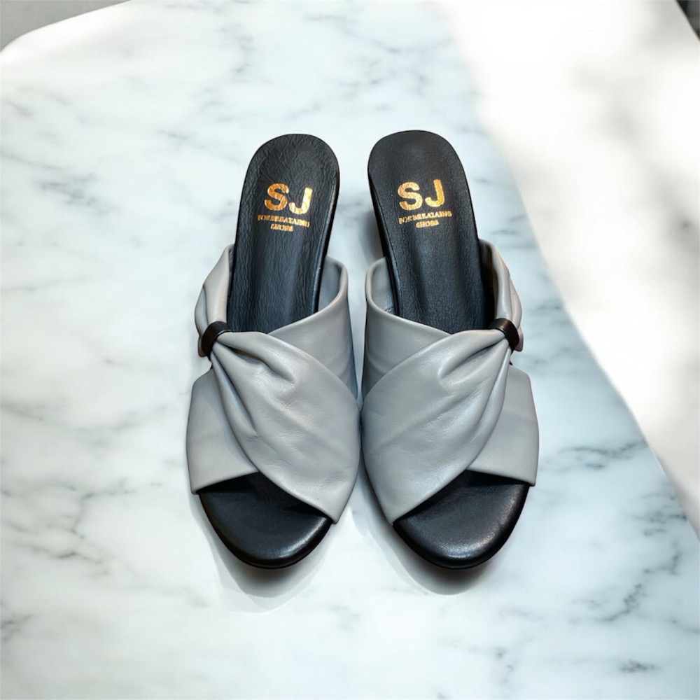 三輝皮鞋台灣製全真皮 柔軟羊皮扭結蝴蝶結尖頭粗跟高跟拖鞋 女中跟圓頭皺摺穆勒魚口涼拖鞋 MIT手工鞋 優雅氣質高跟涼鞋-細節圖5