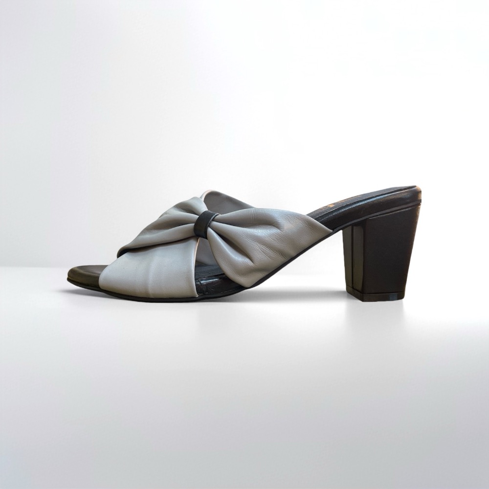 三輝皮鞋台灣製全真皮 柔軟羊皮扭結蝴蝶結尖頭粗跟高跟拖鞋 女中跟圓頭皺摺穆勒魚口涼拖鞋 MIT手工鞋 優雅氣質高跟涼鞋-細節圖7