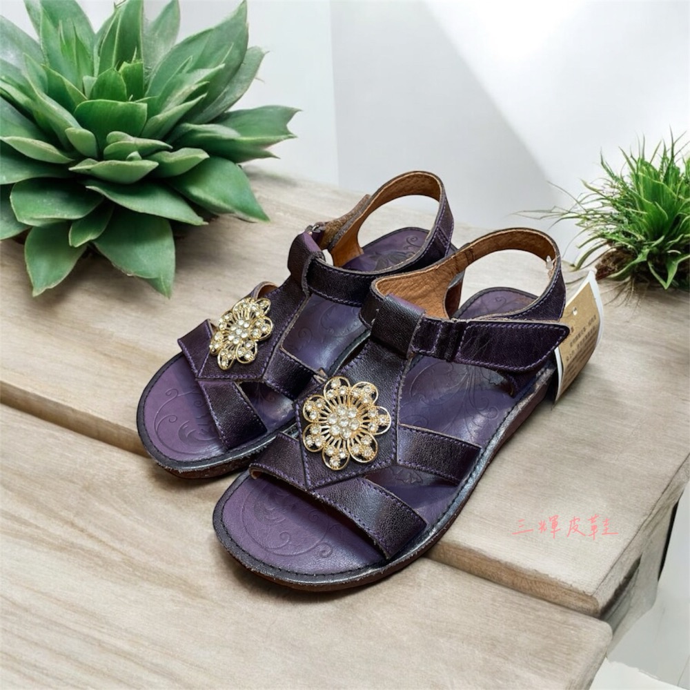 三輝皮鞋台灣製全真皮 牛皮超防滑生膠底鞋底縫線 花朵水鑽釦T字魔鬼氈平底涼鞋 MIT老師傅手工鞋底縫製寬楦鑽石女涼拖鞋-細節圖5