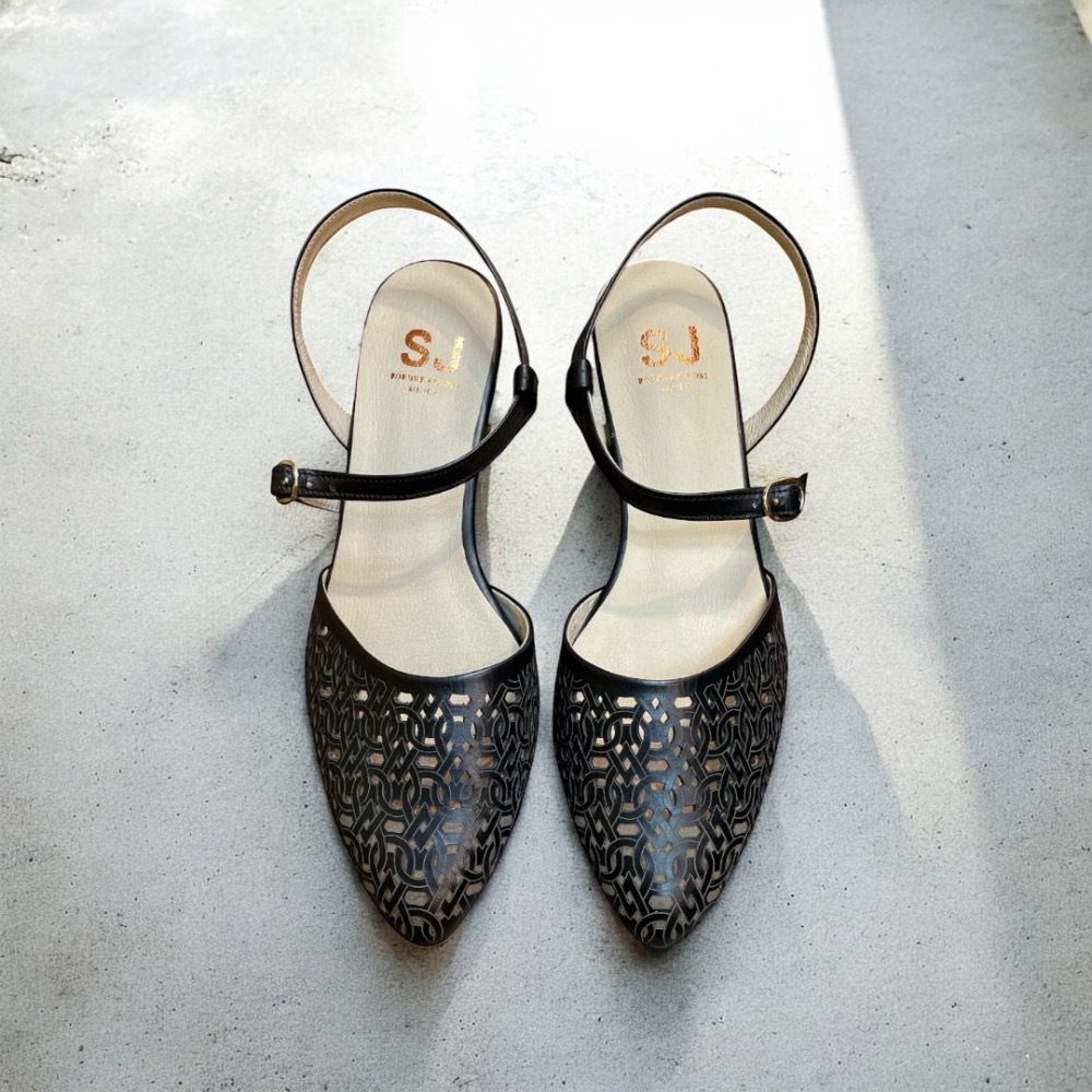 三輝皮鞋台灣製全真皮 羊皮雷射雕刻簍空尖頭繞踝細帶穆勒粗跟低跟鞋 MIT透氣洞洞雕花中跟高跟包頭涼鞋羅馬涼鞋後空高跟鞋-細節圖6