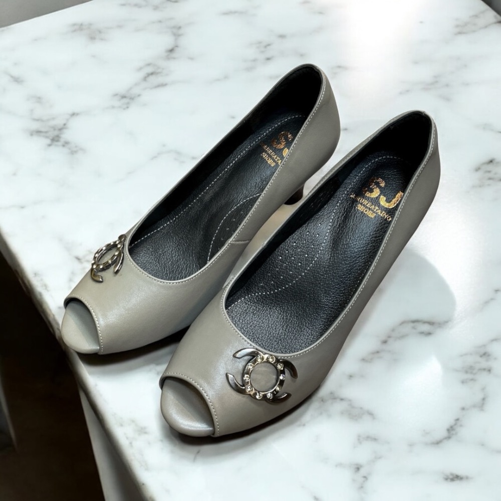 三輝皮鞋台灣製全真皮 羊皮水鑽銀飾魚口足弓支撐中跟細跟高跟鞋 MIT手工鞋 小香風金屬粗跟低跟鞋露趾跟鞋寬楦宴會淑女涼鞋-細節圖2