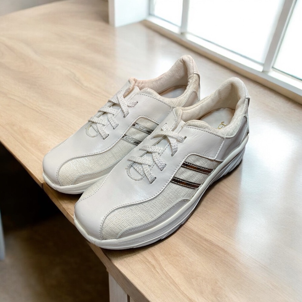 三輝皮鞋台灣製全真皮 MIT 牛皮銀色雙線小香風斜紋軟呢綁帶女運動鞋 吸汗透氣反光線條休閒慢跑鞋健走鞋健步鞋 黑色/白色-細節圖2