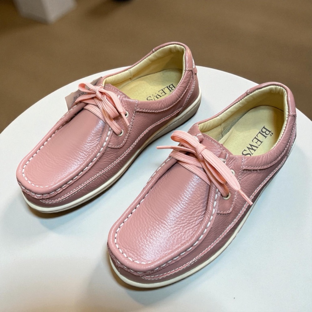 三輝皮鞋台灣製全真皮 MIT手工鞋 BLEWS牛皮雙氣墊鞋底縫製固特異小方頭鞋帶款女平底休閒帆船鞋袋鼠鞋小尺碼女鞋小腳-細節圖2