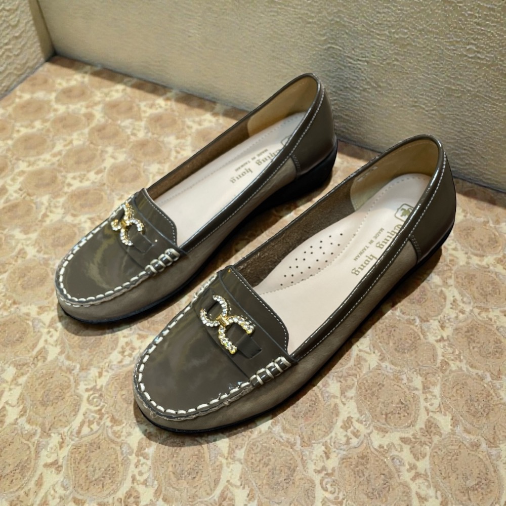 三輝皮鞋台灣製全真皮 羊皮異材質漆皮麂皮拼接水鑽扣飾圓頭女樂福鞋 足弓支撐楔型鞋扁平足平底單鞋 MIT手工鞋坡跟鞋低跟鞋-細節圖2