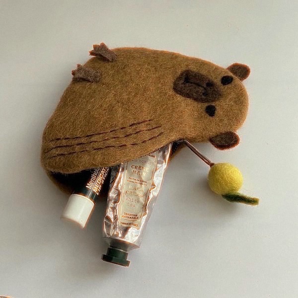 日本原創設計🇯🇵 限量販售🐑 手工羊毛氈  🍊水豚君拉鍊小袋-細節圖2