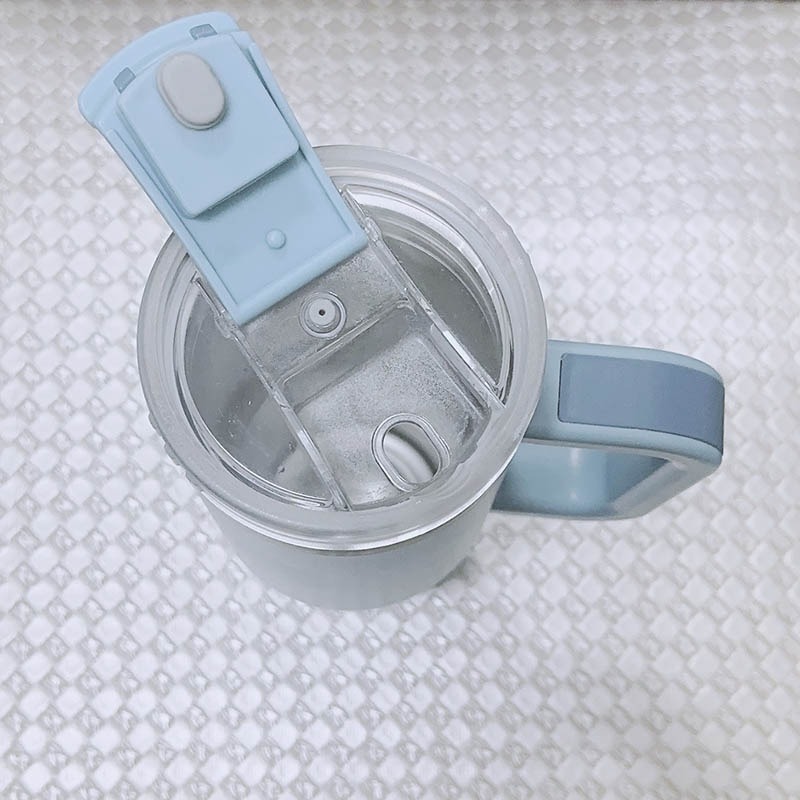 【TYESO 泰碩】304不鏽鋼保溫保冷手把冰霸杯 900ML-天空藍+贈送一個灰藍色的Oolab良杯製所杯底防刮保護套-細節圖4