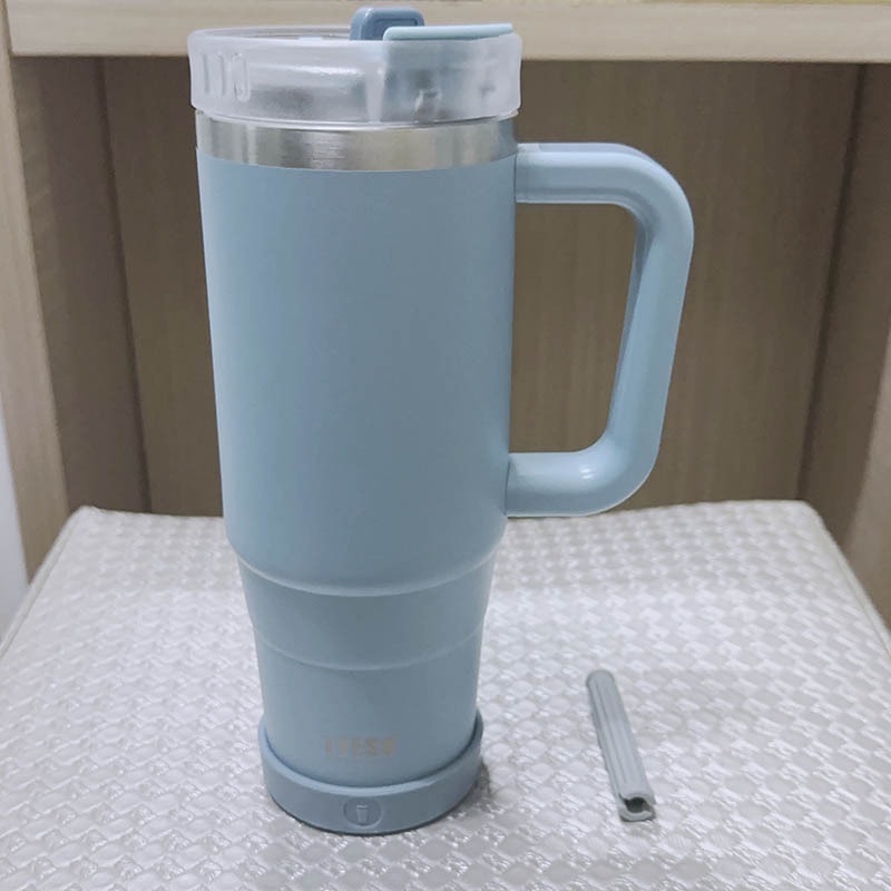 【TYESO 泰碩】304不鏽鋼保溫保冷手把冰霸杯 900ML-天空藍+贈送一個灰藍色的Oolab良杯製所杯底防刮保護套-細節圖8