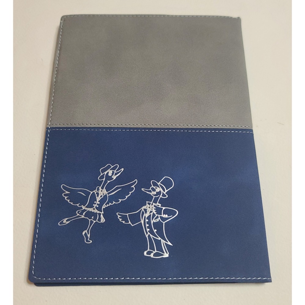 全新 2025年 優質 筆記本 行事曆 附有每天吉時及方位(農民曆功能) 後有置放袋  鵝牌-細節圖2