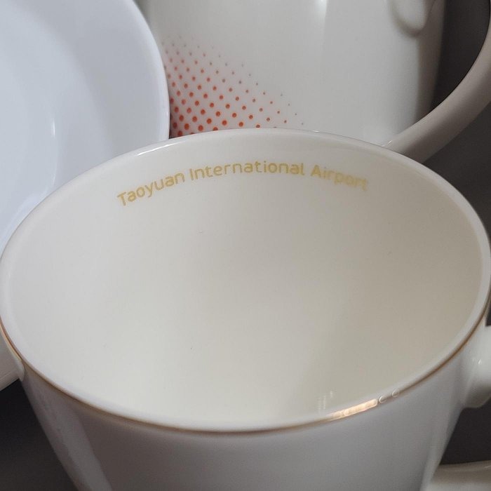 全新   臺灣桃園國際機場第三航廈   紀念  咖啡杯組-細節圖2