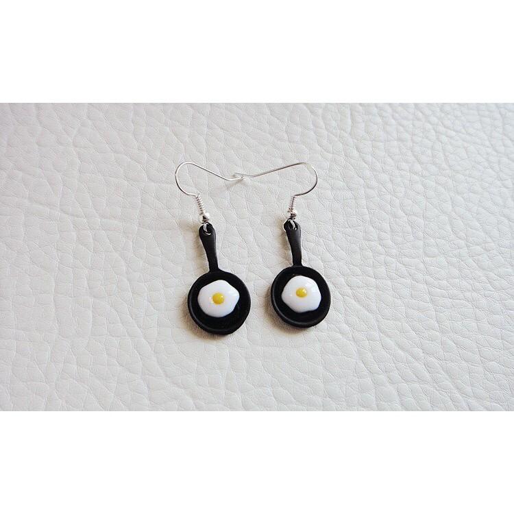 手作 超多款馬卡龍顏色 平底鍋煎蛋 造型 垂墜式 耳勾 耳環 (可改成耳夾)-細節圖2