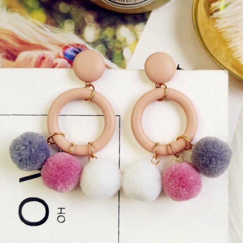 特價 韓國 秋冬新款 可愛毛球 皮質耳針 垂墜式 耳針 耳環-細節圖2