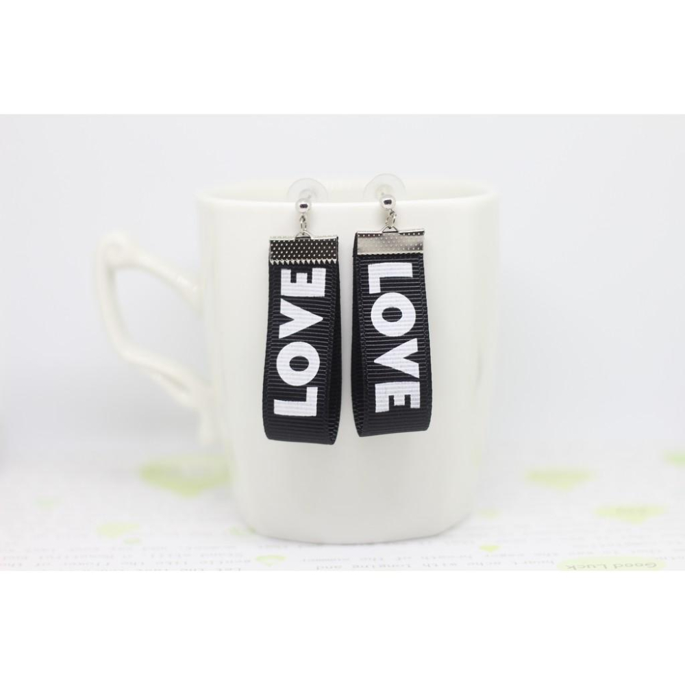 手作 LOVE緞帶 垂墜式 園頭耳針 耳環(可改耳夾)-細節圖2