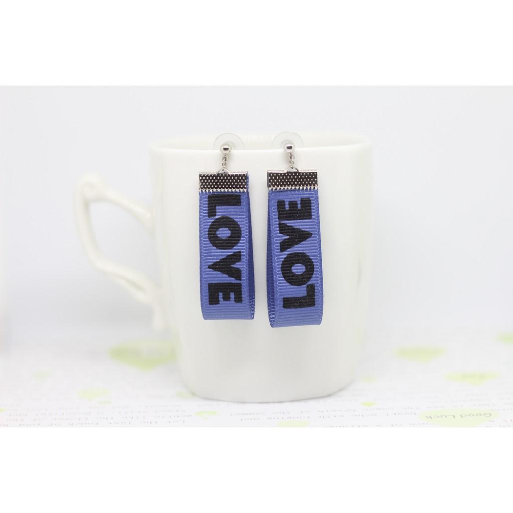 手作 LOVE緞帶 垂墜式 園頭耳針 耳環(可改耳夾)-細節圖4