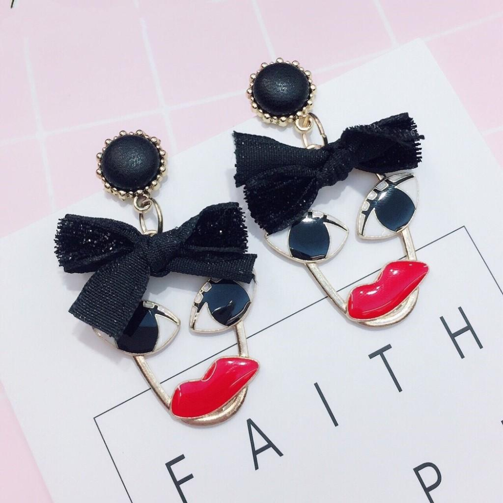 韓國 秋冬新款 人臉造型 蝴蝶結 垂墜式 耳針 耳環-細節圖5