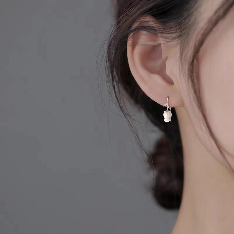 韓 輕巧 氣質 水鑽 鈴蘭 造型 S925抗敏感 耳勾 耳環-細節圖4