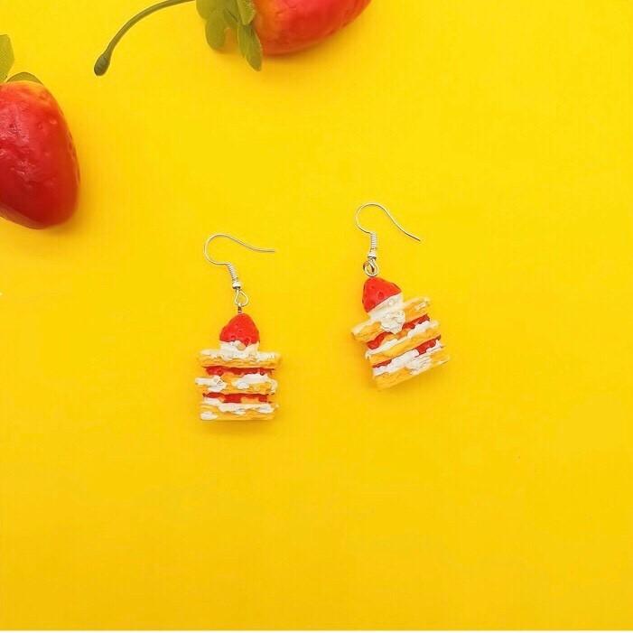 手作 可愛 搞怪 千層蛋糕 草莓蛋糕 造型 垂墜式 耳勾 耳環(可改耳夾)-細節圖2