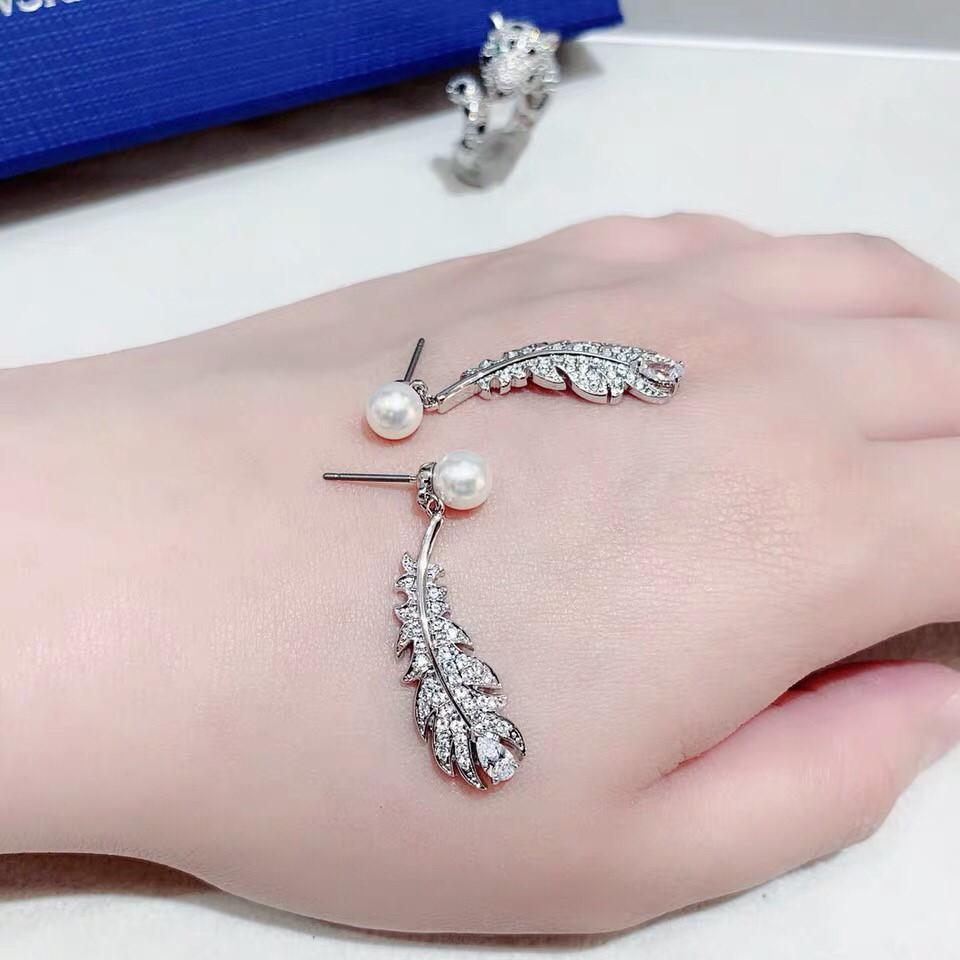 韓 氣質 珍珠 羽毛 造型 韓劇 德魯納酒店 IU 同款 垂墜式 S925抗敏感 耳針 耳環-細節圖4