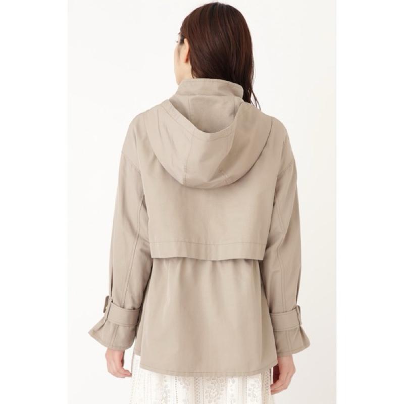 正品全新 Jill STUART 主線 3萬日幣 精品典雅落肩百褶小群擺設計風衣外套 卡其綠S-細節圖7