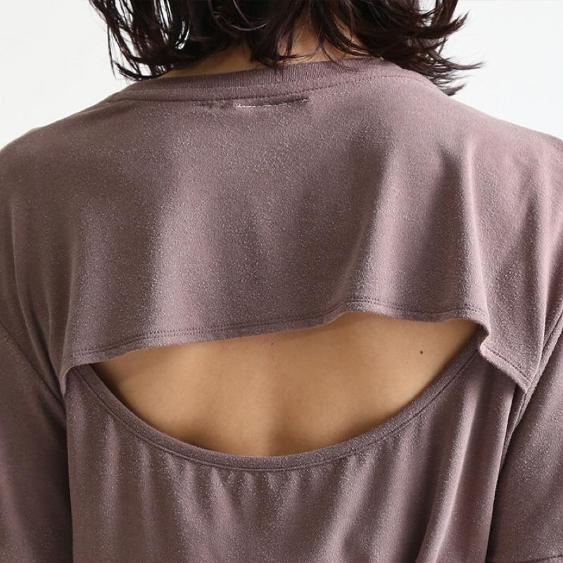 全新吊牌在 Emmi Fray I.D 聯名 休閒舒適結構感後鏤空瑜珈服 T恤 摩卡咖 粉紫-細節圖9