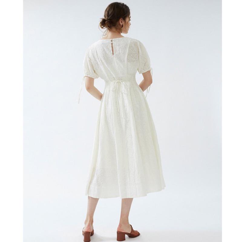 Snidel 精美雕花蕾絲褶飾洋裝 禮服 婚禮 純白1號 SWFO202033-細節圖4