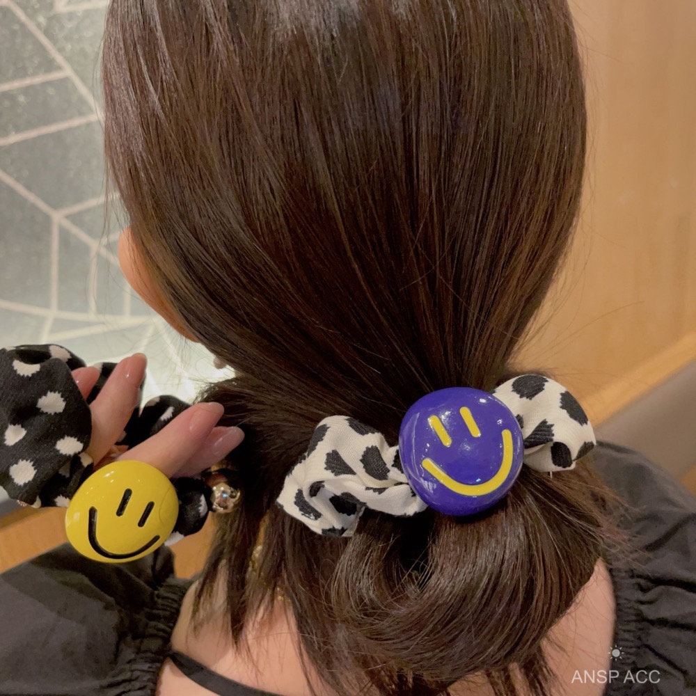 ￼韓國東大門高質感笑臉波點腸髮圈-細節圖2