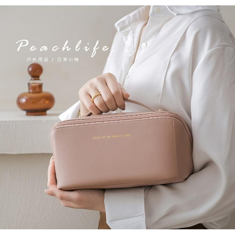 ♡peachlife.♡「台灣現貨」旅行大容量化妝包 化妝包 盥洗收納包 外出收納包 大容量 奶杏色/乾燥玫瑰粉 收納包-細節圖6