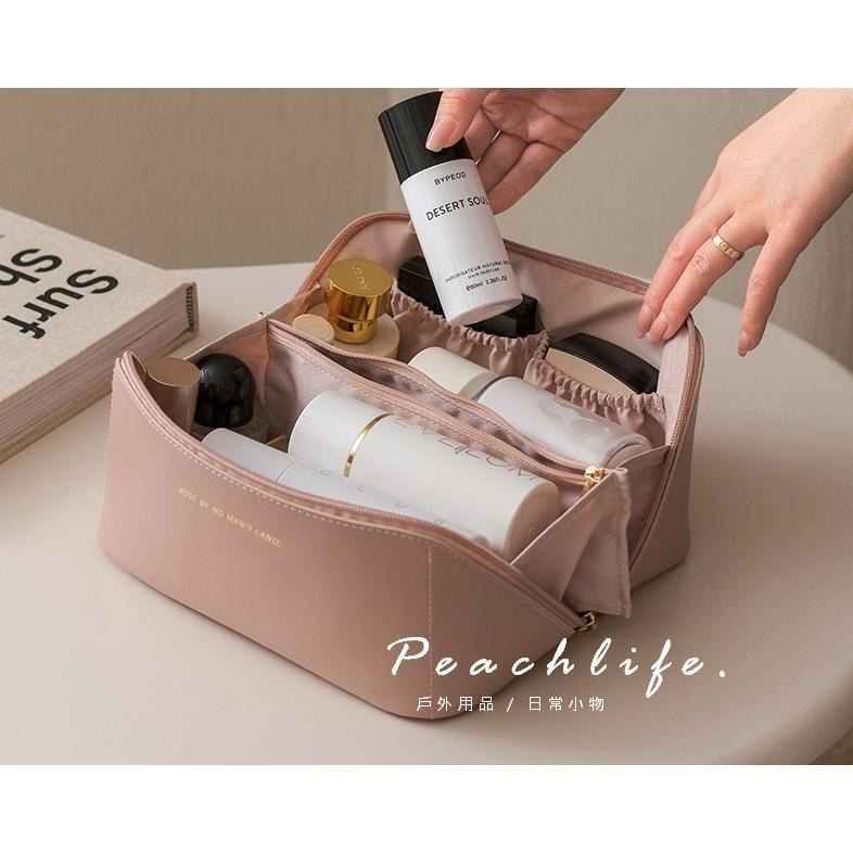 ♡peachlife.♡「台灣現貨」旅行大容量化妝包 化妝包 盥洗收納包 外出收納包 大容量 奶杏色/乾燥玫瑰粉 收納包-細節圖7