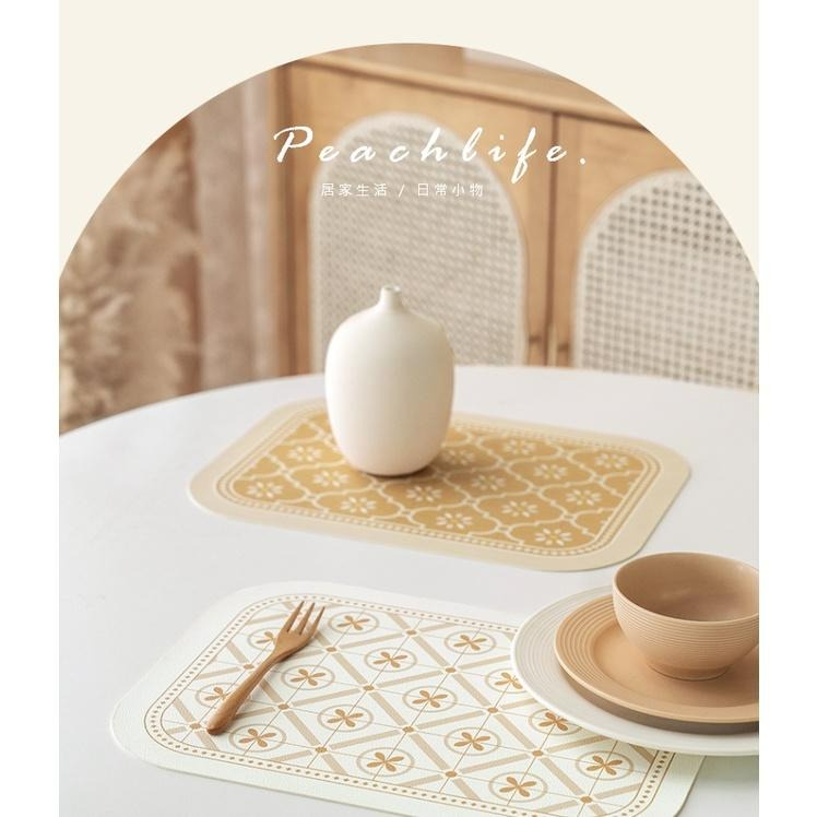 ♡peachlife.♡「台灣現貨」復古花花餐桌墊4入 復古加厚餐墊 防水防油隔熱墊 北歐餐墊 防油水餐墊 可水洗餐墊-細節圖2