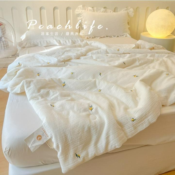 ♡peachlife.♡「台灣現貨」刺繡雙層紗涼被 熊熊刺繡涼被 小花刺繡 沙發被 春夏涼被 薄被 被子 涼被-細節圖5