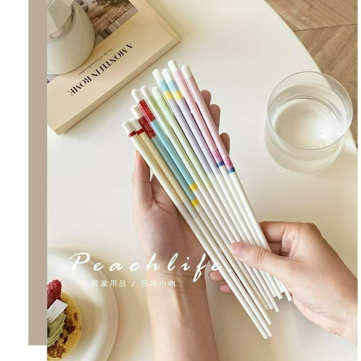 ♡peachlife.♡「台灣現貨」陶瓷湯匙筷子禮盒組 湯匙 筷子 陶瓷材質 入厝送禮 送禮 交換禮物 質感生活 餐具-細節圖2