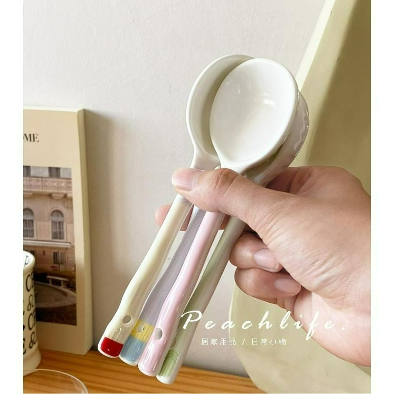 ♡peachlife.♡「台灣現貨」陶瓷湯匙筷子禮盒組 湯匙 筷子 陶瓷材質 入厝送禮 送禮 交換禮物 質感生活 餐具-細節圖3