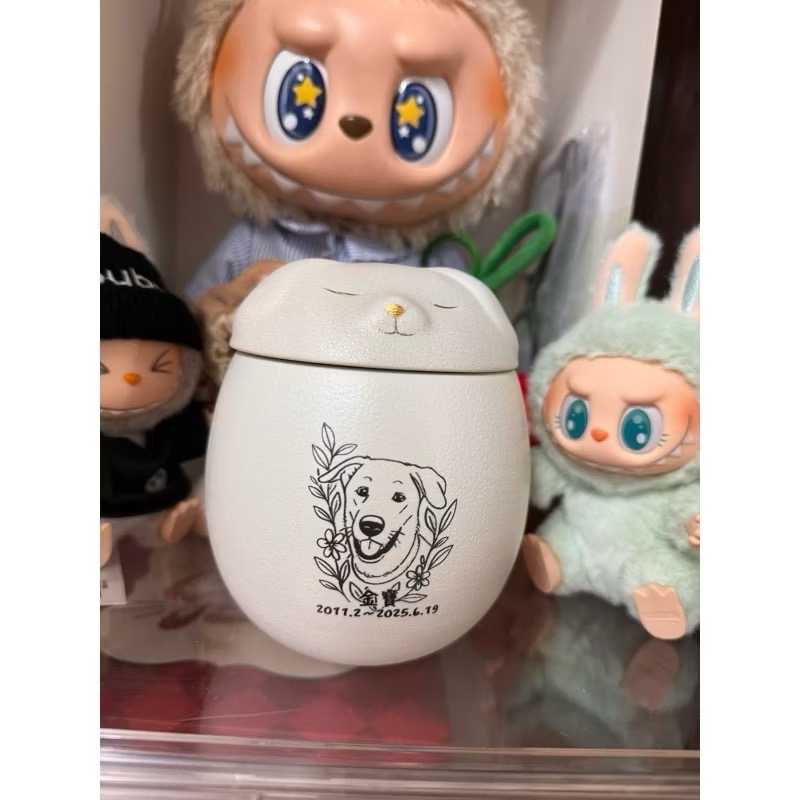 闆娘手繪線條圖