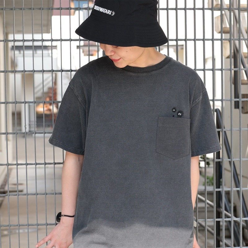 吉卜力 日本製【GBL X Good On 龍貓 灰塵精靈口袋刺繡T恤（M碼）】橡子共和國 霍爾的移動城堡 神隱少女-細節圖3