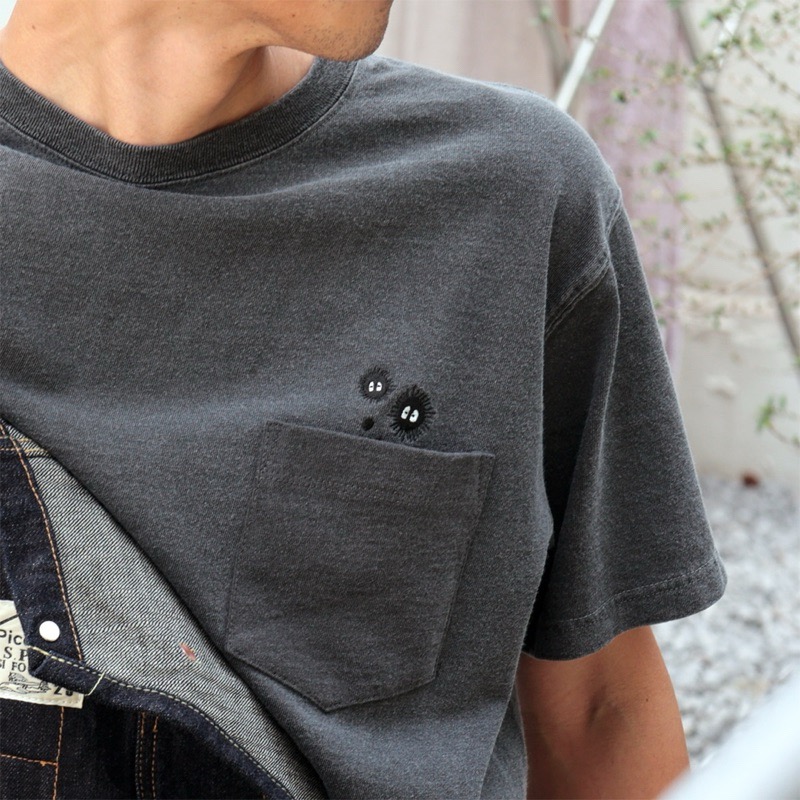 吉卜力 日本製【GBL X Good On 龍貓 灰塵精靈口袋刺繡T恤（M碼）】橡子共和國 霍爾的移動城堡 神隱少女-細節圖5