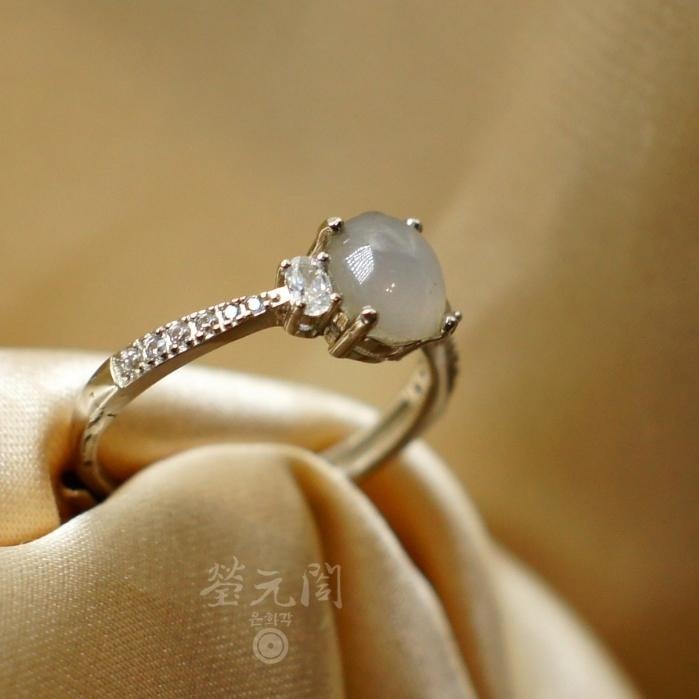 【瑩元閣】《銀鑲冰種蛋面戒》翡翠戒指/天然緬甸玉A貨/可調戒圍925銀/JR-0049-細節圖2