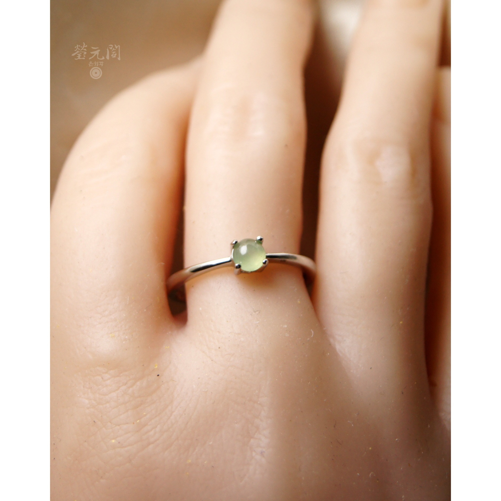 【瑩元閣】《銀鑲玻璃種糖果蛋面戒》翡翠戒指/天然緬甸玉A貨/可調整戒圍925銀/JR-0051-58〘在台現貨當天寄出〙-細節圖7