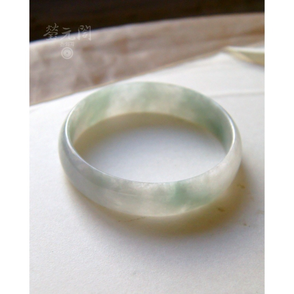 【瑩元閣】《冰糯淡綠輕飄花》公主鐲/天然緬甸玉翡翠a貨/手圍17.2/圈口52.7/JB-0166在台現貨當日寄出【台証-細節圖2