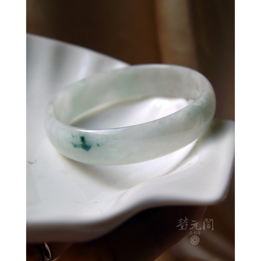 【瑩元閣】《冰糯淡綠輕飄花》公主鐲/天然緬甸玉翡翠a貨/手圍17.2/圈口52.7/JB-0166在台現貨當日寄出【台証-細節圖7