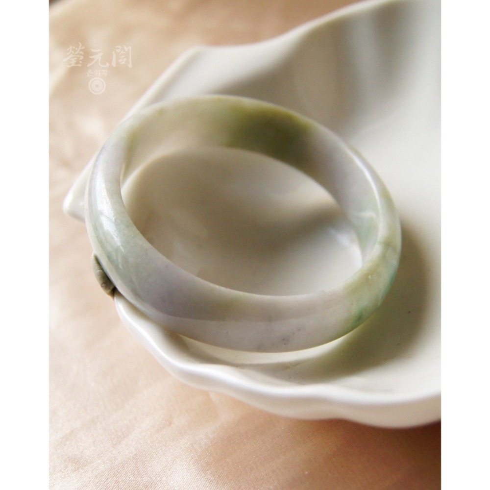 【瑩元閣】《冰糯翠綠含紫》貴妃鐲/天然緬甸玉翡翠a貨/手圍17.1/圈口53.8*46/JB-0177現貨當天寄出-細節圖6