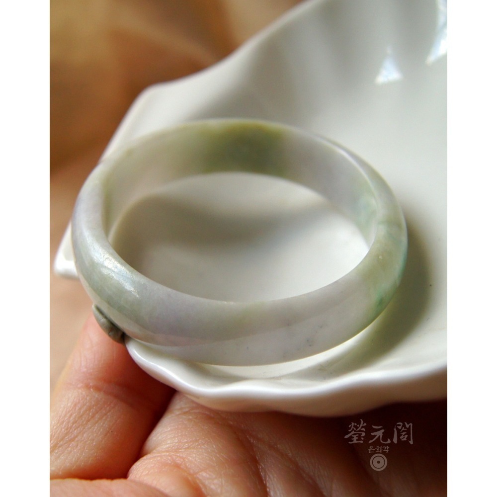 【瑩元閣】《冰糯翠綠含紫》貴妃鐲/天然緬甸玉翡翠a貨/手圍17.1/圈口53.8*46/JB-0177現貨當天寄出-細節圖7